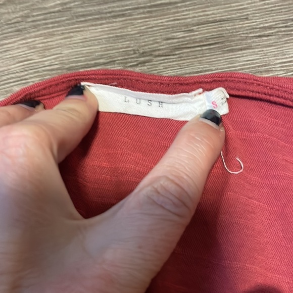 Cross tie front shirt - Picture 2 of 2